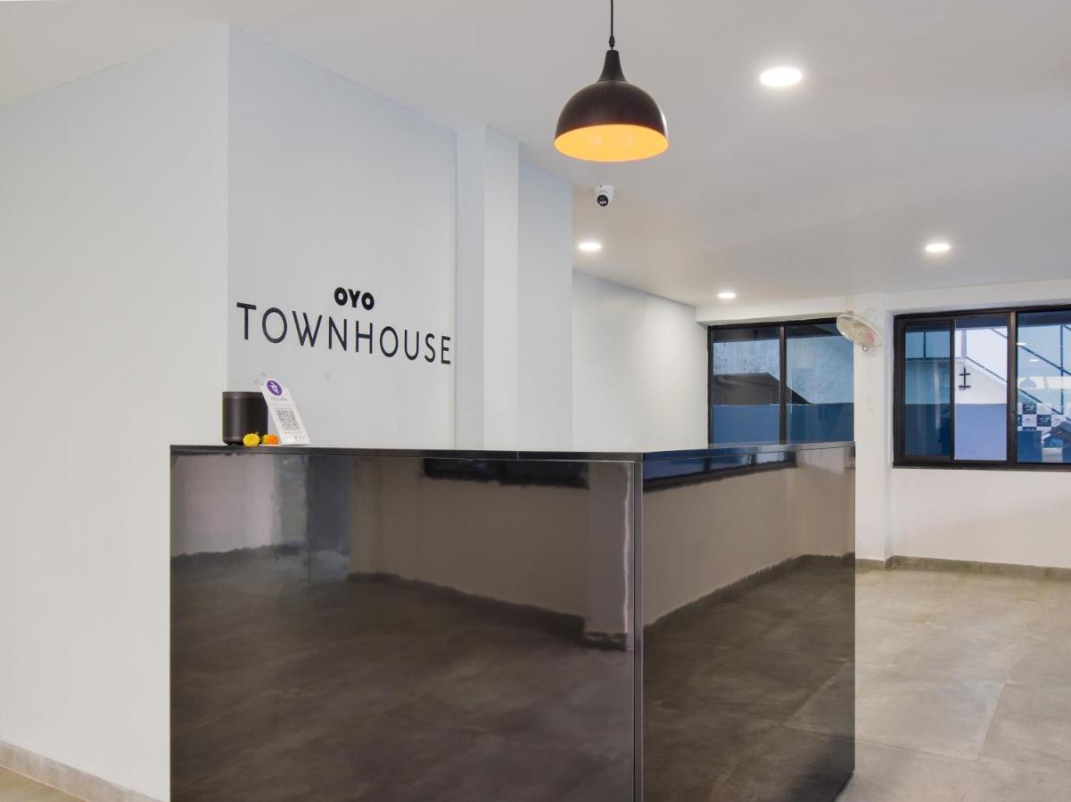 Oyo Townhouse 498 Hotel Western Nagpur Dış mekan fotoğraf