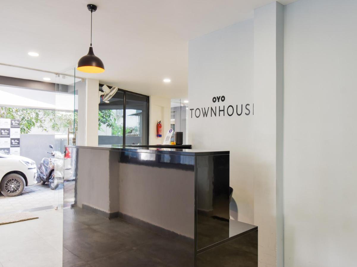 Oyo Townhouse 498 Hotel Western Nagpur Dış mekan fotoğraf